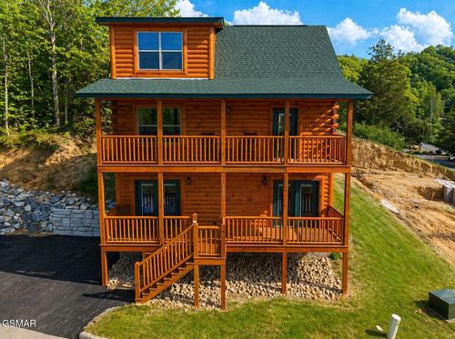 1632 Mountain Lodge Way, Pigeon Forge, TN, 37862 | Card Image