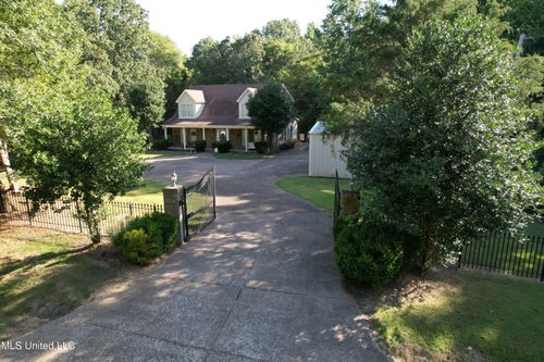 4185 Laws Hill Rd, Waterford, MS, 38685-9686 | Card Image
