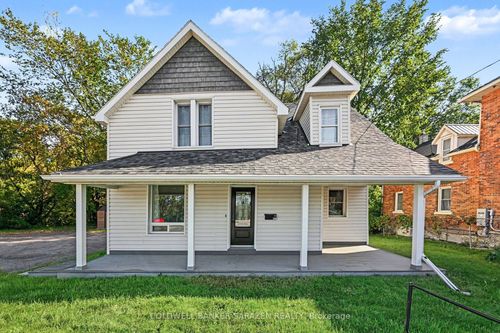 447 Raglan St S, Renfrew, ON, K7V1R9 | Card Image