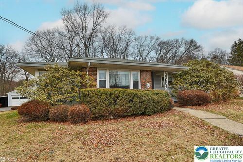 508 Liberty St, WIND GAP, PA, 18091-1129 | Card Image