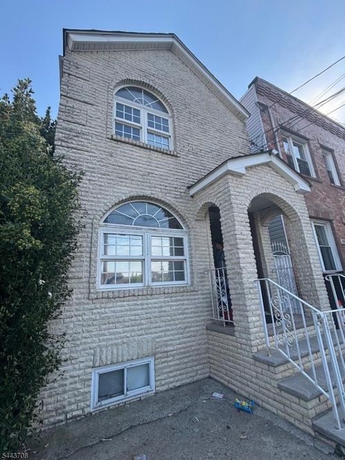 208 Astor St, Newark, NJ, 07114-2714 | Card Image