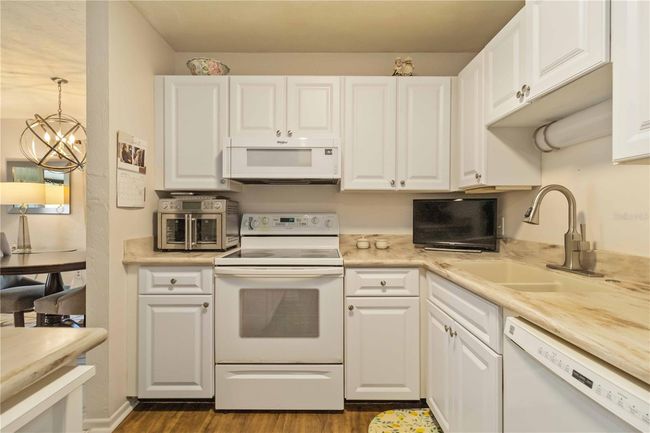 57 - 672 White Pine Tree Rd, Condo with 2 bedrooms, 2 bathrooms and null parking in VENICE FL | Image 11