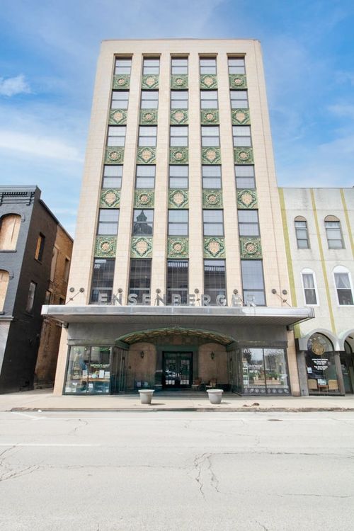 unit-201-212 N Center St, Bloomington, IL, 61701-3945 | Card Image