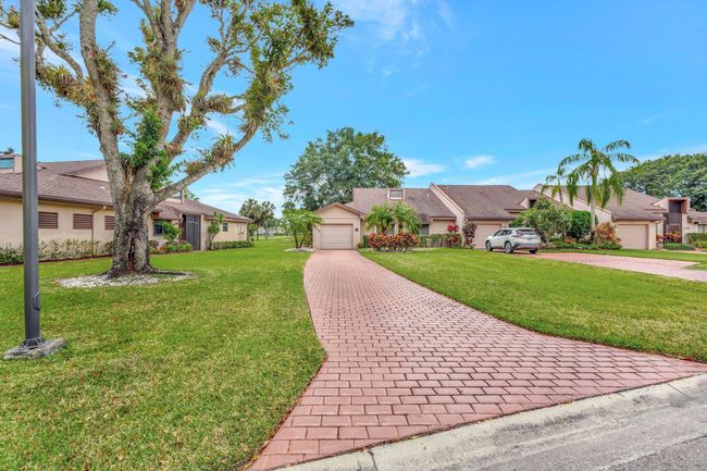 6700 Versailles Ct, Condo with 3 bedrooms, 3 bathrooms and null parking in Lake Worth FL | Image 50