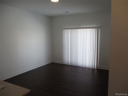 141 Spring St, Romeo, MI, 48065-5283 | Card Image