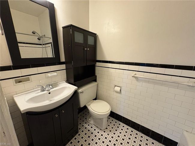 APT-7 - 1005 Colonial Ave, House attached with 1 bedrooms, 1 bathrooms and null parking in Norfolk VA | Image 15
