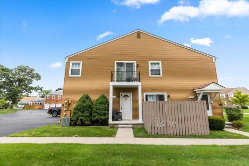 23637 N Rockledge, Novi, MI, 48375-3760 | Card Image
