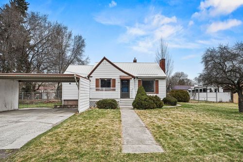 8015 E Carlisle Ave, Spokane Valley, WA, 99212-2272 | Card Image