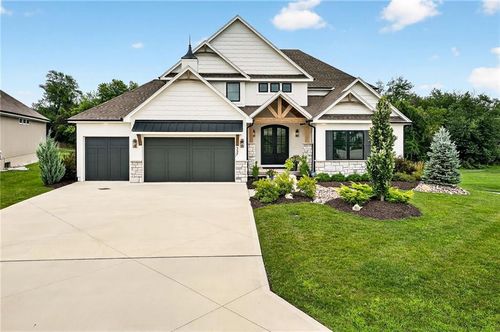 337 Nw Ambersham Dr, Lee's Summit, MO, 64081 | Card Image