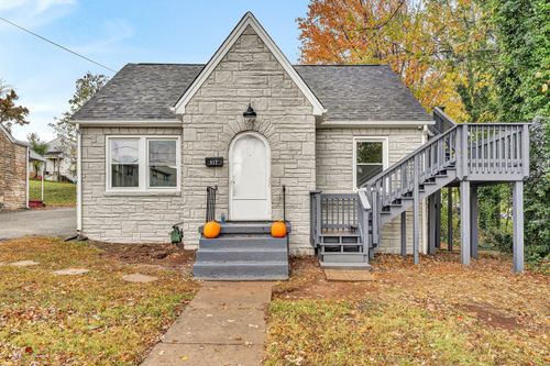 617 E Virginia Ave, Vinton, VA, 24179-2619 | Card Image