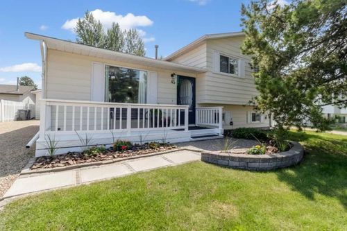 45 Sylvan Dr, Sylvan Lake, AB, T4S1J6 | Card Image