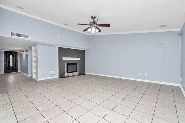 18215 Navajo Trail Dr, House other with 3 bedrooms, 2 bathrooms and 2 parking in Spring TX | Image 6