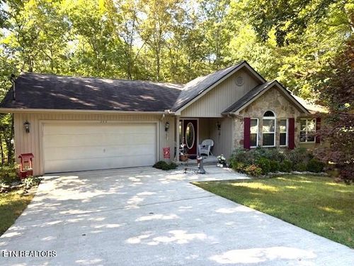 246 Saint George Dr, Crossville, TN, 38558-8843 | Card Image