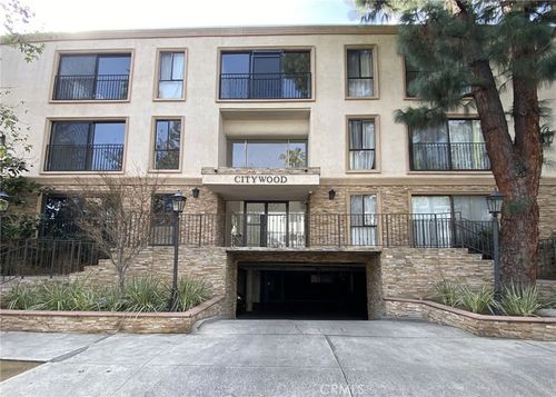 15344 Weddington St, Sherman Oaks, CA, 91411-3850 | Card Image