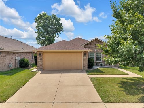 706 Cliffmere Drive, Arlington, TX, 76002 | Card Image