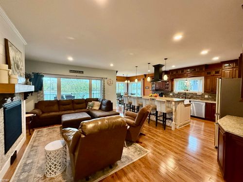 4394 Worvies Way, Columbiaville, MI, 48421-9648 | Card Image