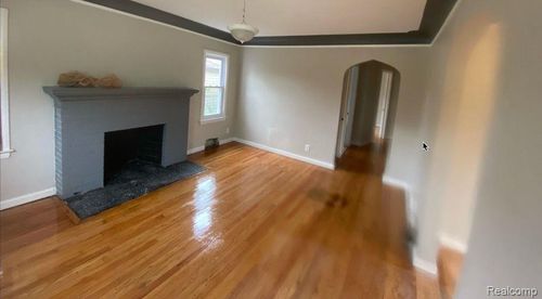 15227 Linnhurst St, Detroit, MI, 48205-3058 | Card Image