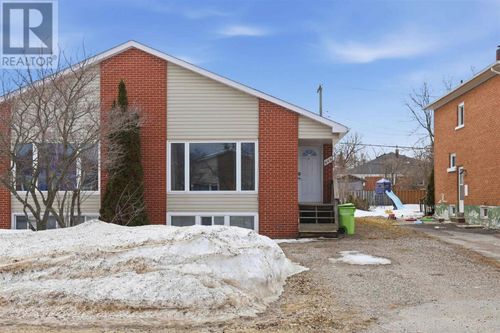 629 Placid Ave, Sault Ste. Marie, ON, P6B3M4 | Card Image