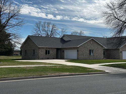 901 W Main St, Belle Plaine, MN, 56011-1026 | Card Image