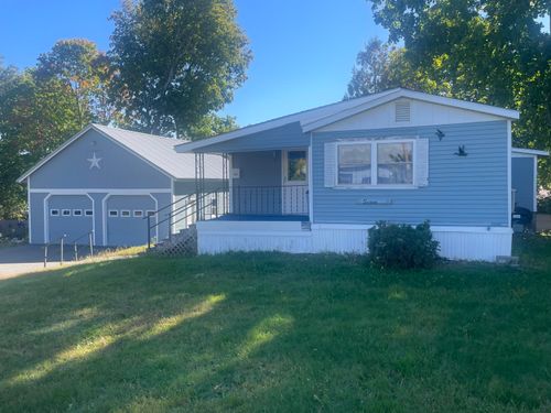 16 Pine St, Dexter, ME, 04930-1113 | Card Image