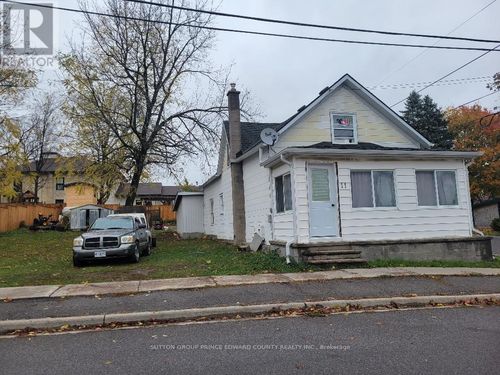 11 Low St, Picton, ON, K0K2T0 | Card Image