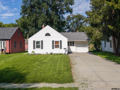 2410 Jefferson St, Bellevue, NE, 68005-5422 | Card Image