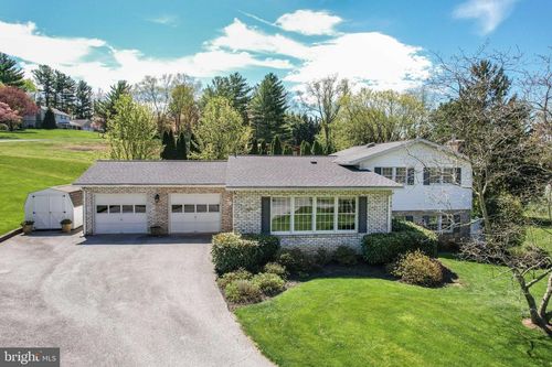 832 Winchester Dr, WESTMINSTER, MD, 21157-5748 | Card Image