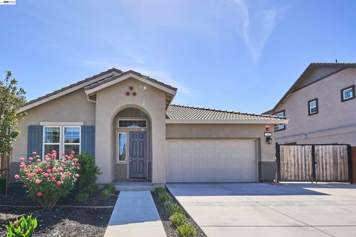 243 Gannet St, Vacaville, CA, 95688-9061 | Card Image