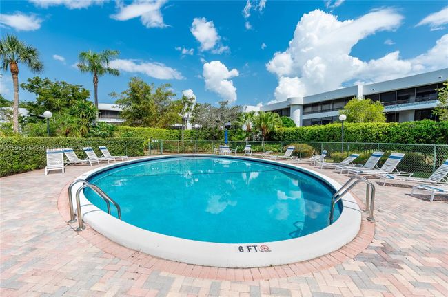 27I - 1410 Sheridan St, Condo with 2 bedrooms, 2 bathrooms and null parking in Hollywood FL | Image 32