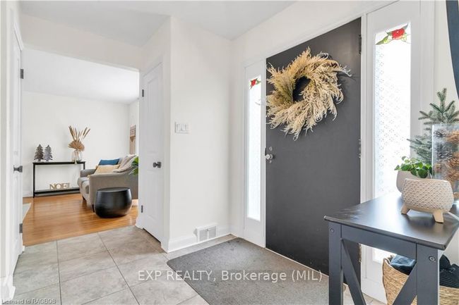 100 Hinks St, House other with 3 bedrooms, 0 bathrooms and 2 parking in Walkerton ON | Image 4