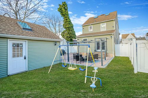 189 Oak Street, Hempstead, NY, 11552 | Card Image