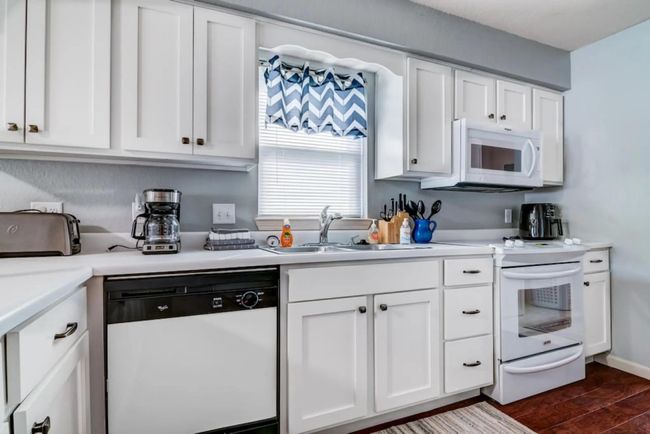 bunker kitchen 4 | Image 11