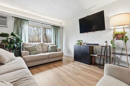 unit-306-575 Broad St, Weymouth, MA, 02189-1826 | Card Image