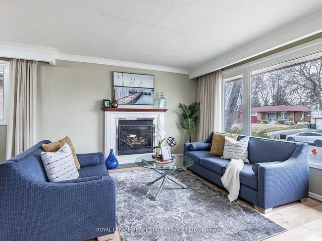 231 Elizabeth St S, House other with 6 bedrooms, 5 bathrooms and 4 parking in Brampton ON | Image 9