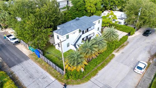 8270 Ne 1st Pl, Miami, FL, 33138-3764 | Card Image