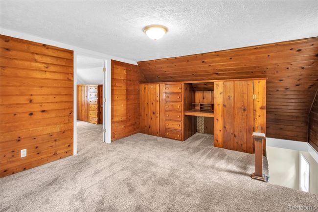 Upstairs sitting room | Image 19