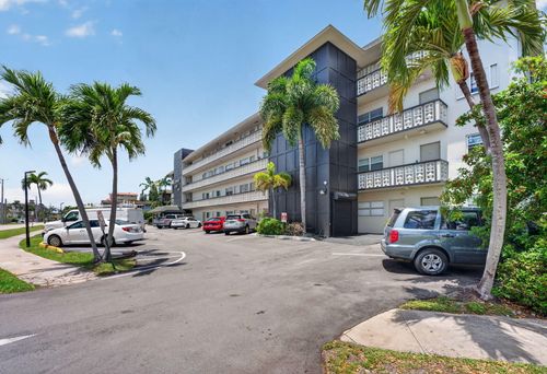 302-941 Crystal Lake Dr, Deerfield Beach, FL, 33064-1970 | Card Image