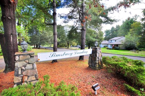 40-40 Simsbury Lndg, Simsbury, CT, 06070-1436 | Card Image