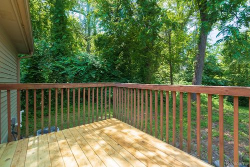 21433 Archwood Cir, Farmington Hills, MI, 48336-4113 | Card Image