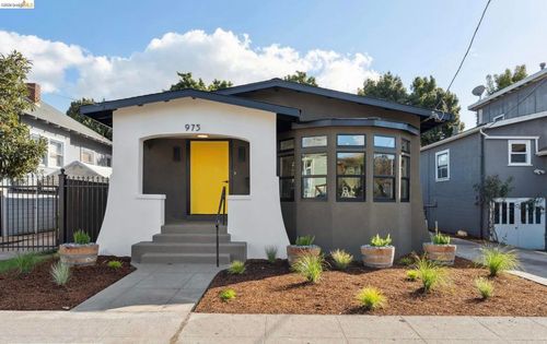 975 975 55th St, Oakland, CA, 94608 | Card Image