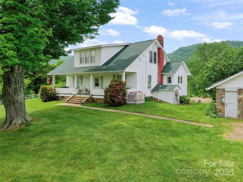 3910 Pisgah Dr, Canton, NC, 28716-2354 | Card Image