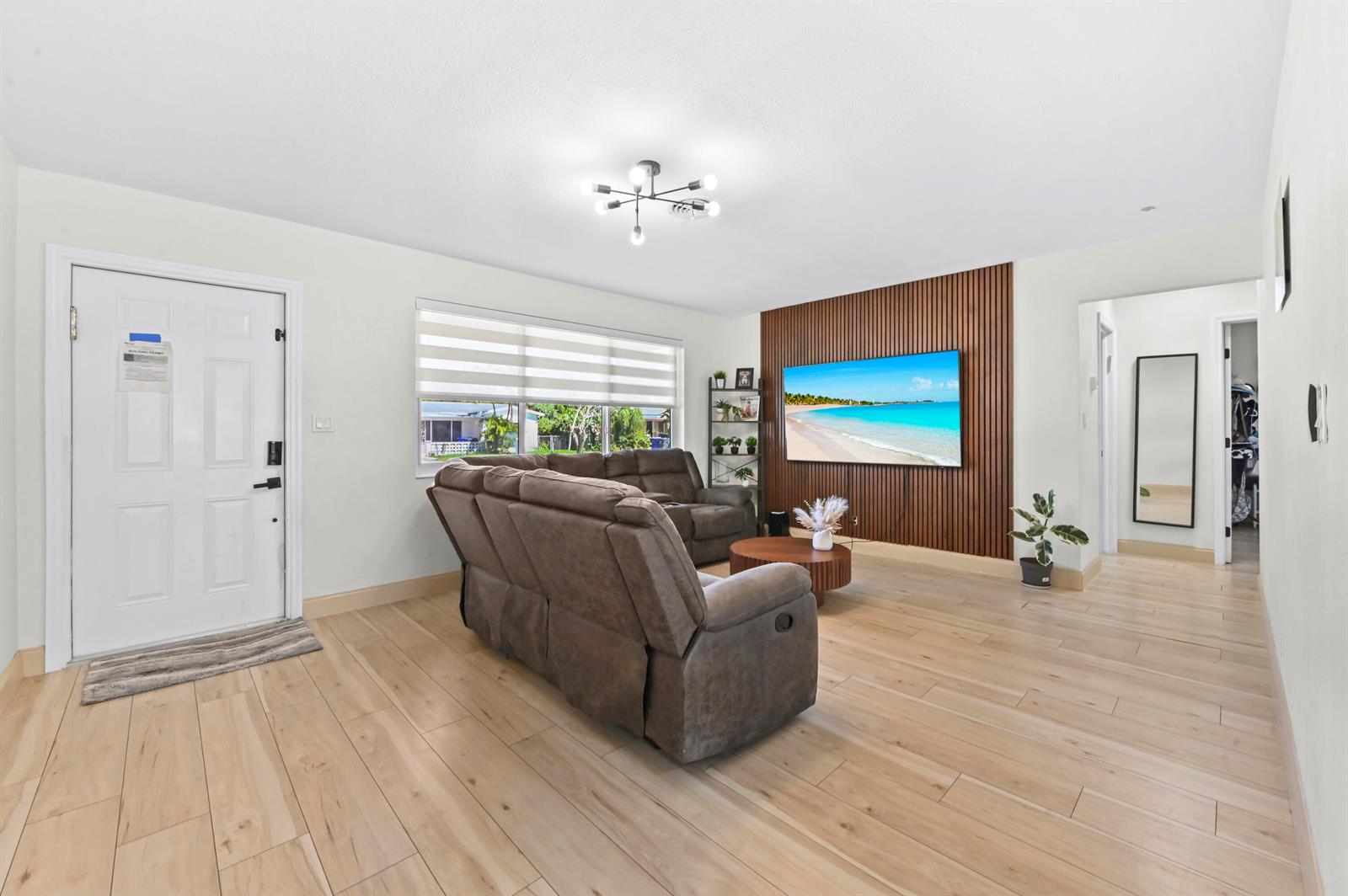 Residential in Hollywood 4