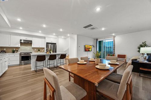 5422 Arnold Rd, Dublin, CA, 94568-7836 | Card Image