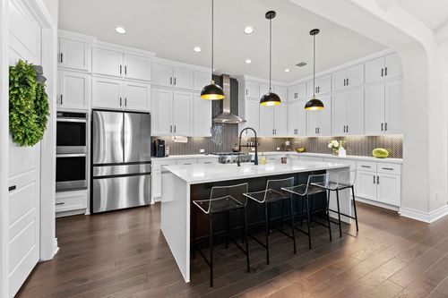 127 Loysoya St, Bastrop, TX, 78602-2041 | Card Image