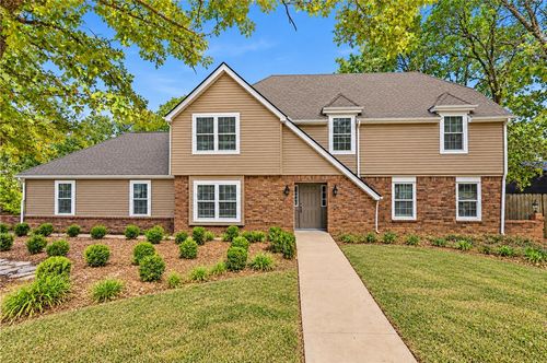 2548 E Golden Oaks Dr, Fayetteville, AR, 72703-6130 | Card Image