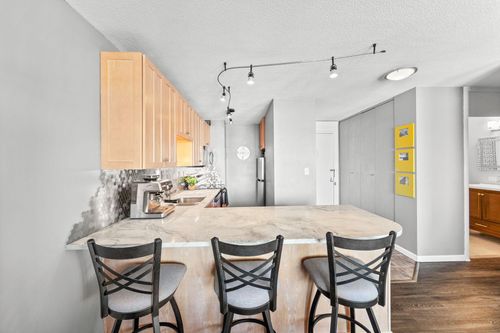 a1505-15 S 1st St, Minneapolis, MN, 55401-1800 | Card Image