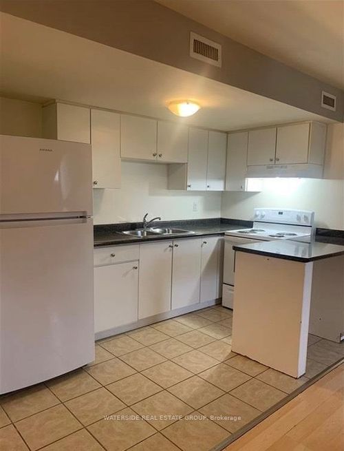 8-81 Dundas St, Hamilton, ON, L9H7T5 | Card Image