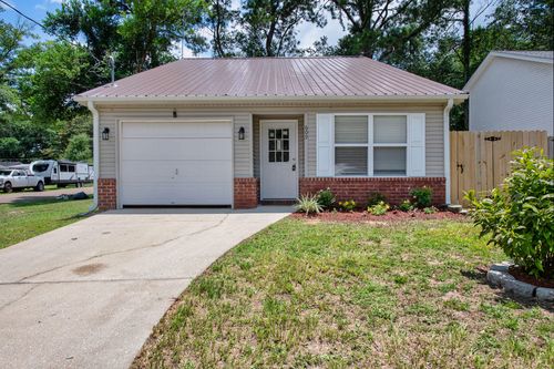 609 E Edney Ave, Crestview, FL, 32539-4601 | Card Image