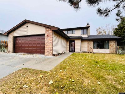 504 Sourdough Street, House other with 4 bedrooms, 2 bathrooms and null parking in Buffalo WY | Image 1