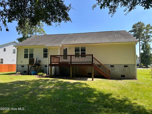 102 Brookhaven Dr, Richlands, NC, 28574-6233 | Card Image